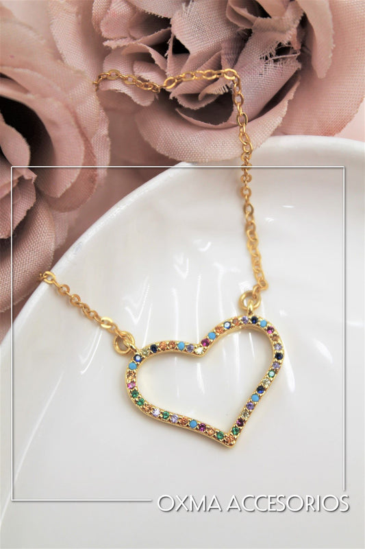 collar corazón silueta