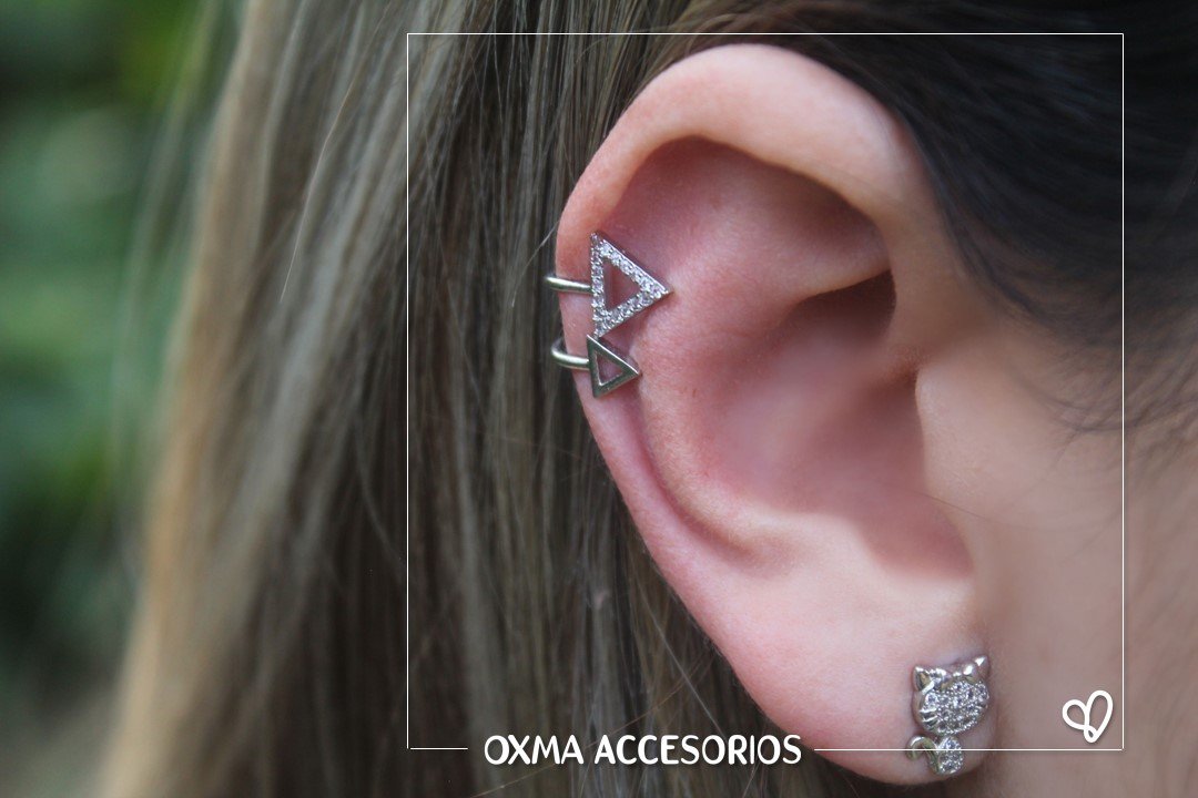 earcuff doble triangulo plateado