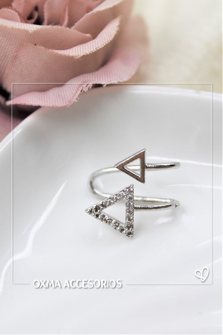 earcuff doble triangulo plateado